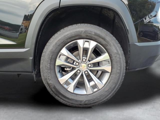 2027 Chevrolet Equinox LT - Photo 21